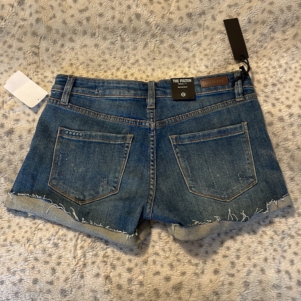 BlankNYC The Fulton Roll Up Shorts - Picture 8 of 11